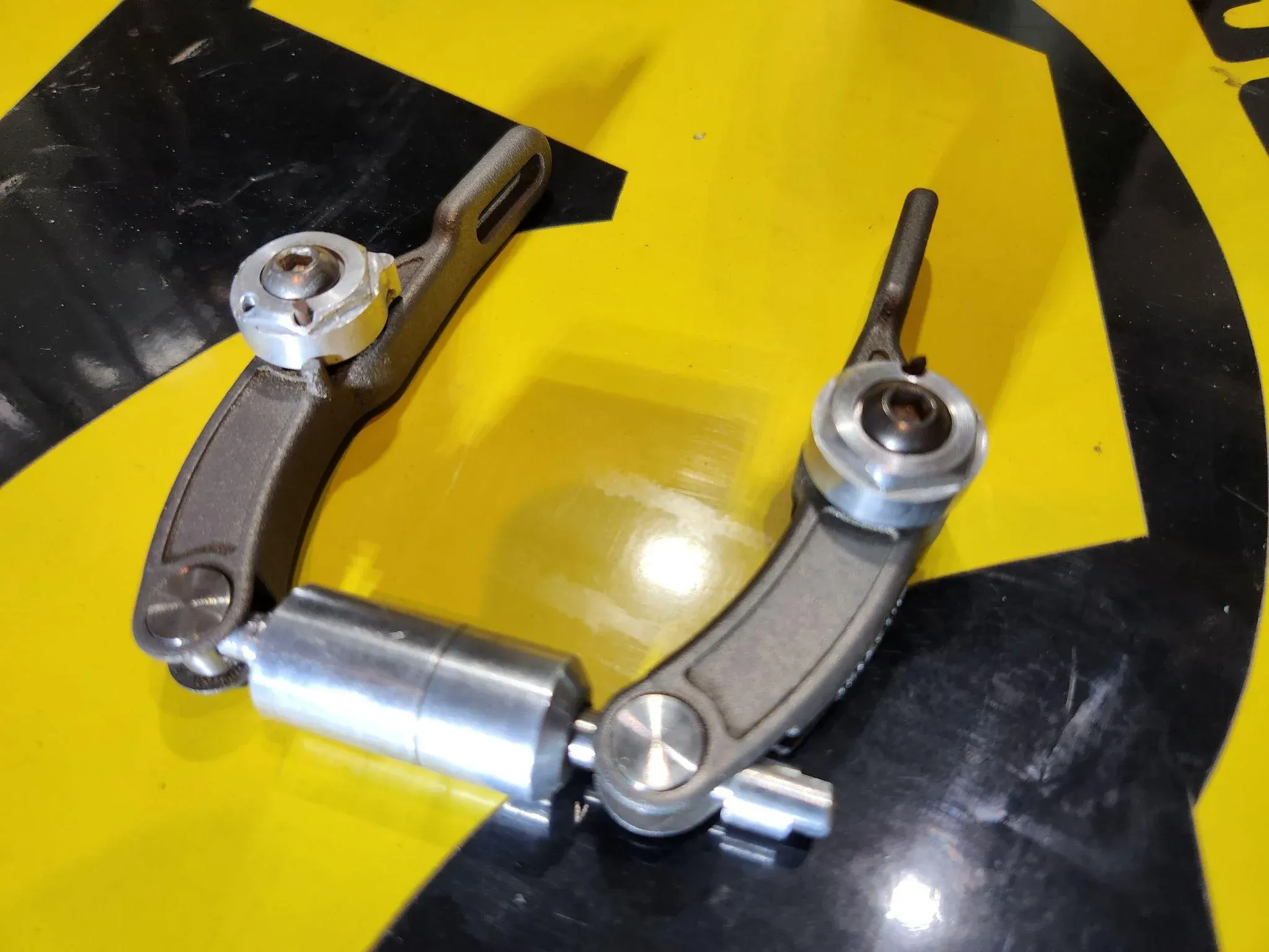 Wireless BMX brake assembly